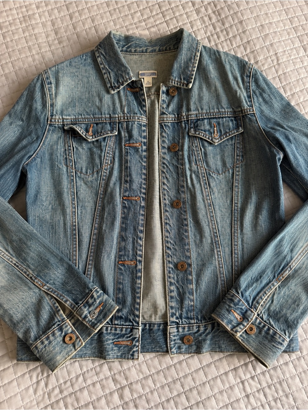 Gap Classic Denim Jacket Women’s Medium Wash Jean Jacket Size M